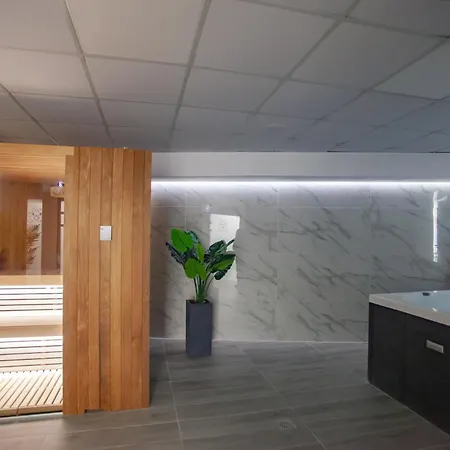 Ellin & Otel Kallithea (Chalkidiki)