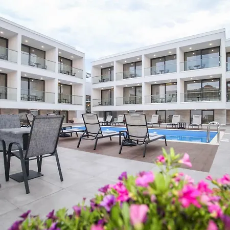 Ellin Hotel *