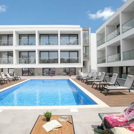 Hotel Ellin *